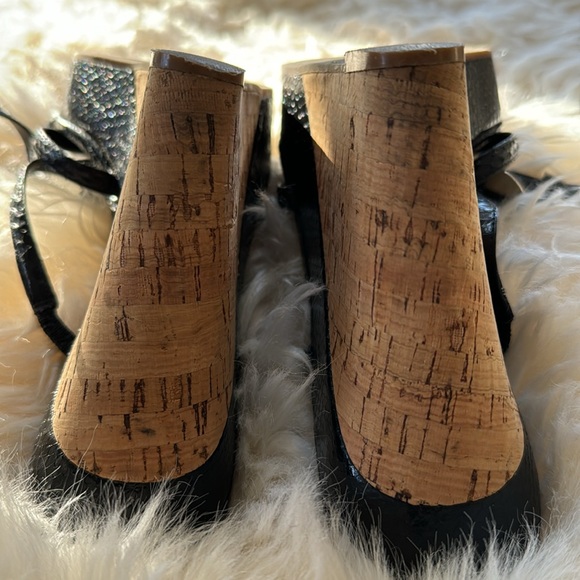 Trendy Platform Roman Wedges size 9 - Picture 6 of 7